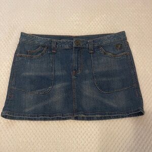Harley-Davidson y2k medium wash denim 5 pocket mini skirt. Size 12.